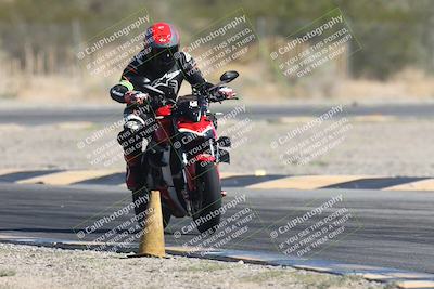 media/Oct-30-2025-Racers Edge (Thu) [[dabbdaf680]]/3-B Group/Session 2 Turn 2/